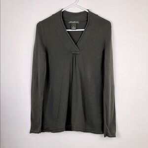 Eddie Bauer v-neck sweater long sleeve in dark army green SP